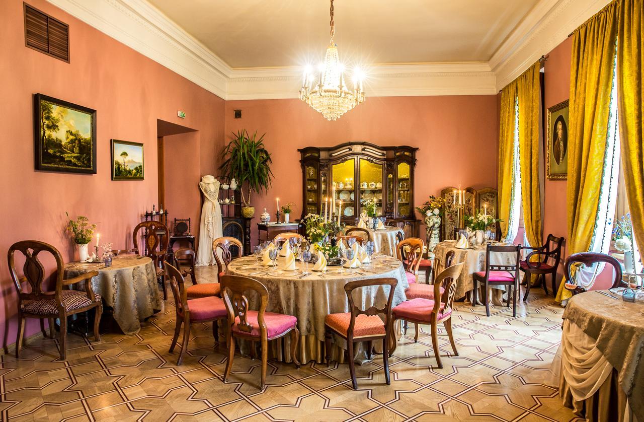 Pakruojis Manor'S Palace Boutique Hotel エクステリア 写真
