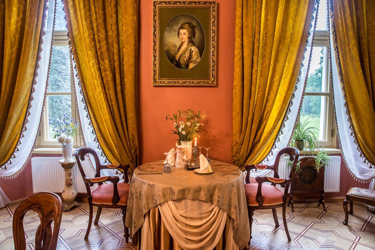 Pakruojis Manor'S Palace Boutique Hotel エクステリア 写真